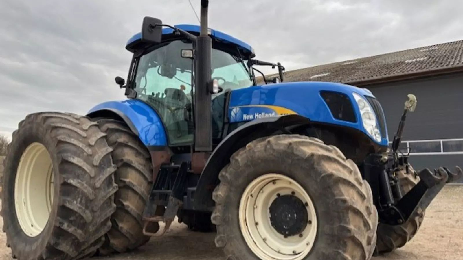 New Holland T 7050 Tractor 46.573 EUR