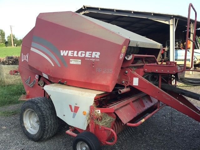 E-FARM: Welger RP 235 - Ballenpresse - id EQG2RFU - 13.000 € - Baujahr: 2007 - Ballenanzahl: 17.000,Frankreich