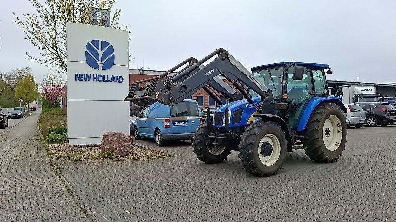 E-FARM: New Holland T5050 - Tractor - id VUARGUL - 41.933 € - Año: 2013 - Horas: 6980,Alemania