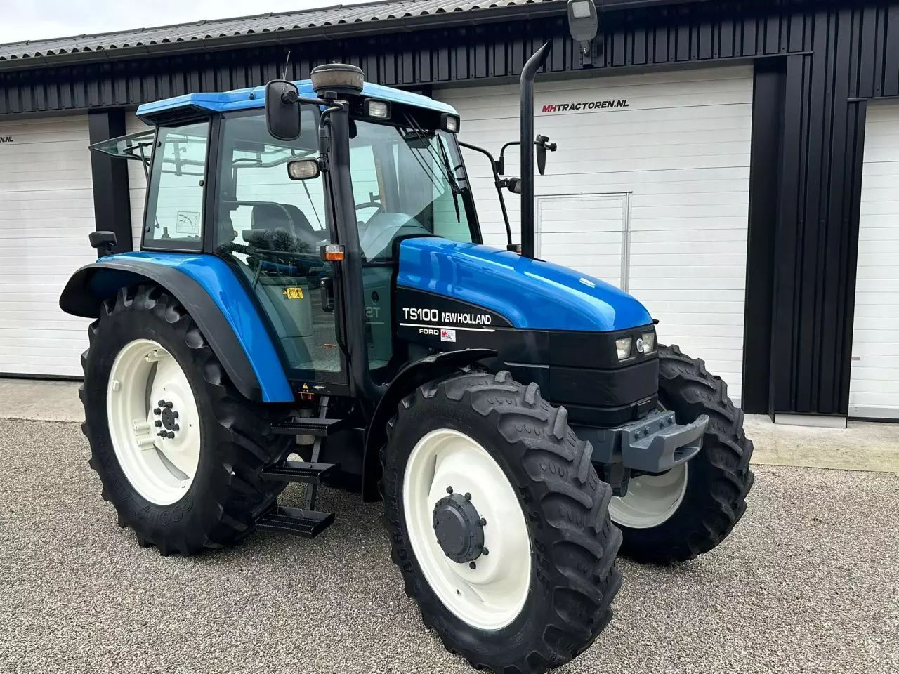 New Holland TS 100 Tractor 17.500 €