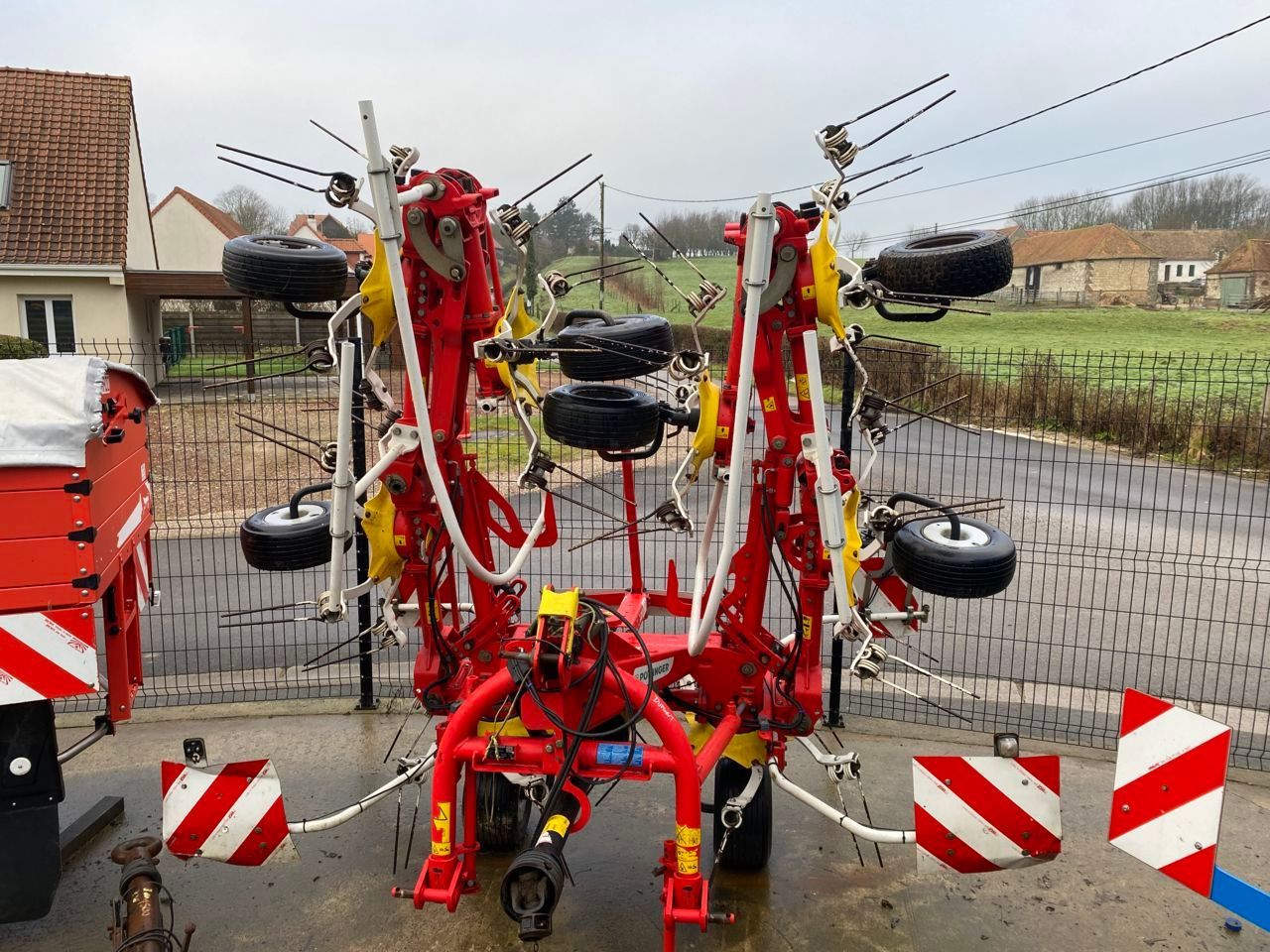 Pöttinger Hit 8.81 Tedder €9,500