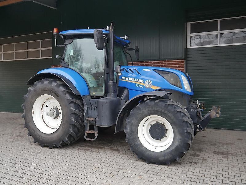 E-FARM: New Holland T7.230 - Tracteur - id L8CBLAI - 55 000 € - Année: 2016 - Lecture du nombre d'heure: 12 500,Puissance du moteur (chevaux): 190,Allemagne