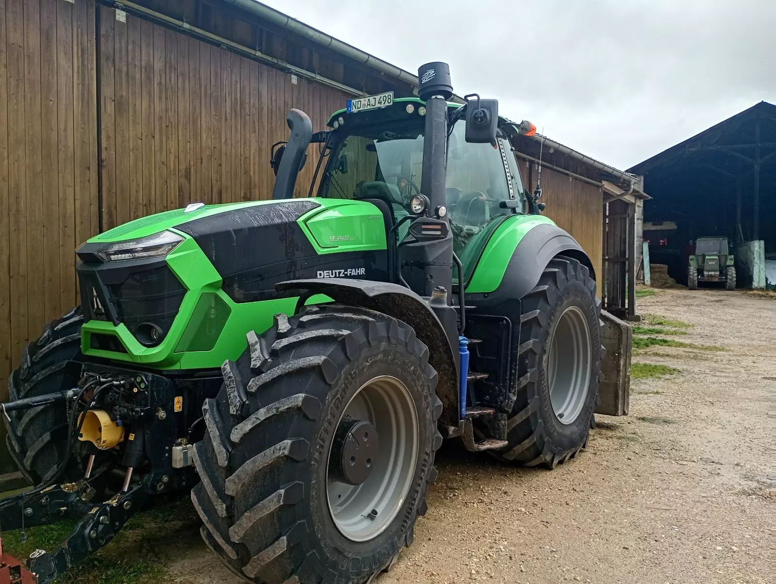 Deutz-Fahr AgroTron 9340 TTV Tractor €90,000