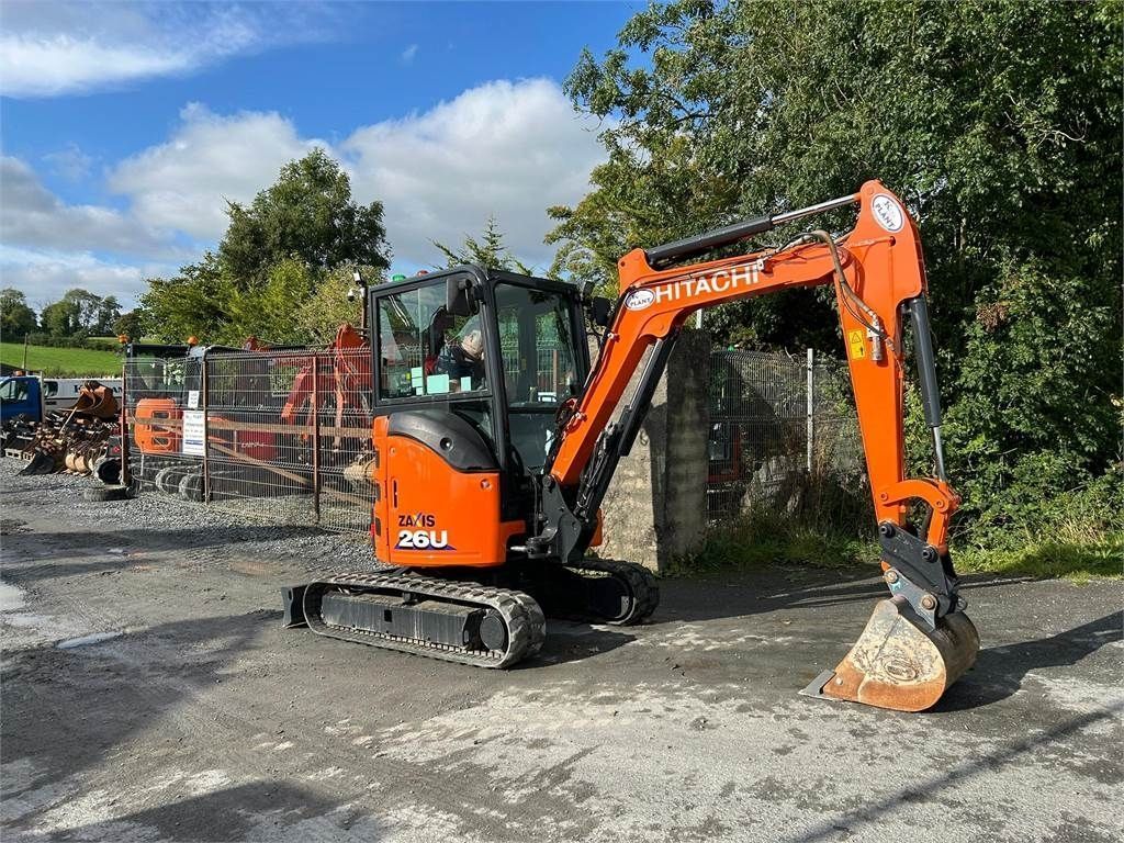 E-FARM: Hitachi ZX26U-6 - Crawler excavator - id 2XICCY3 - Year of