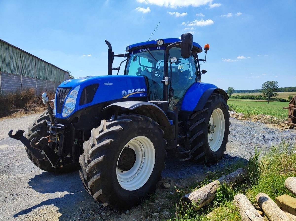 E-FARM: New Holland T7.235 - Tracteur - id FPQUPXF - 69 000 € - Année: 2015 - Lecture du nombre d'heure: 5 900,Puissance du moteur (chevaux): 190,France