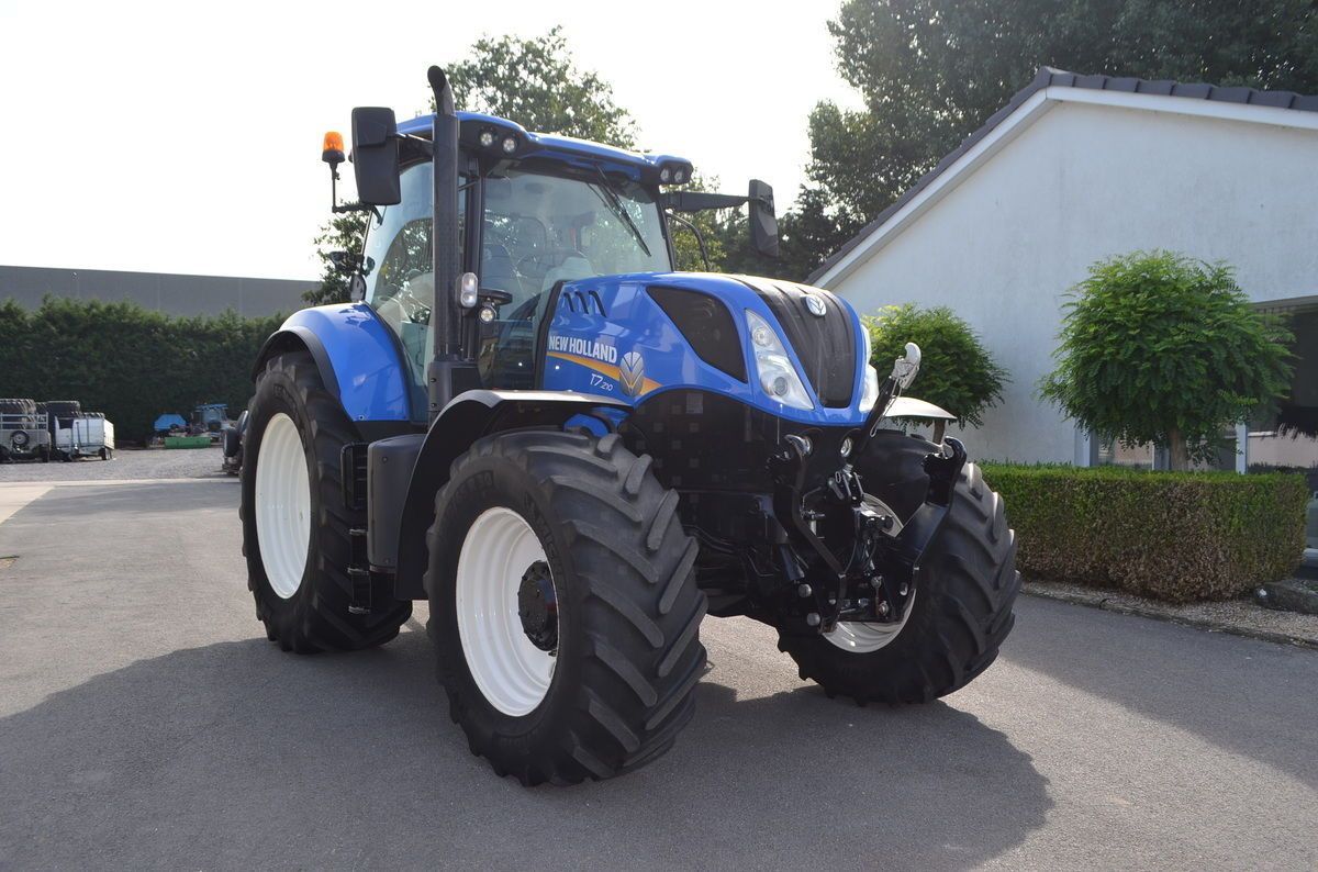 E-FARM: New Holland T7.210 - Tractor - id FGHTWG4 - 72.000 € - Año: 2018 - Horas: 3952,Potencia del motor: 120,Bélgica