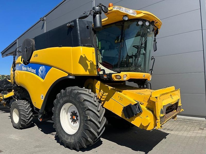 New Holland CX 8040 Moissonneuse-batteuse 89 000 €