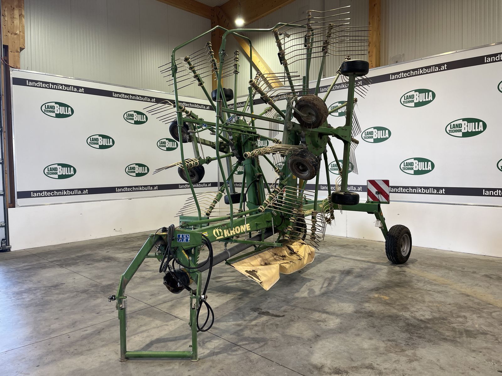 E-FARM: Krone Swadro 800/26 - Faneuse - id WHAMJWW - 11 858 € - Année: 2005 - Autriche
