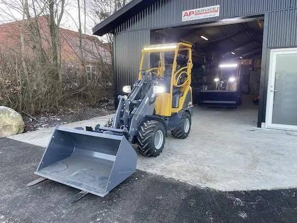 Eurotrac w11 Wheel loader €19,820