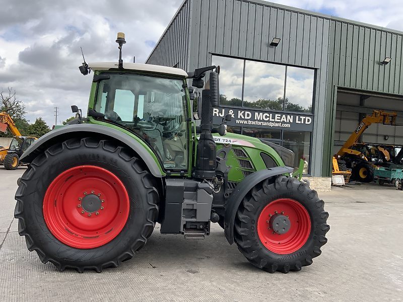 E-FARM: Fendt 724 Vario - Tracteur - id ILMSJFC - 67 040 € - Année: 2018 - Lecture du nombre d'heure: 11 255,Royaume-Uni