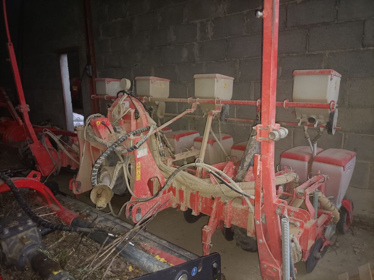 E-FARM: Gaspardo st 300 540 8 rows - Seminatrice di precisione - id ZHMH23R - 11.500 € - Anno di costruzione: 2014 - Italia