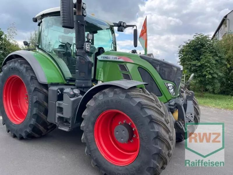 E-FARM: Fendt 720 Vario - Tractor - id FK9BJFT - €99,800 - Year of construction: 2018 - Engine hours: 5,522,Engine power (HP): 200,Germany