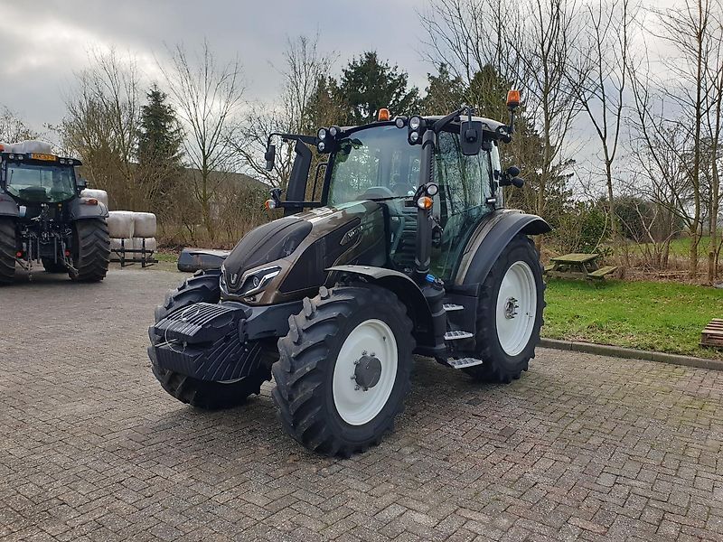 Valtra G 105 Tractor €65,000
