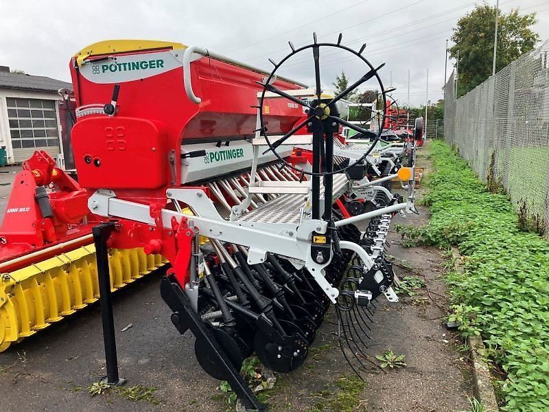 E-FARM: Pöttinger Vitasem 302 - Taladro - id CSCWIJB - 15.798 € - Año: 2023 - Alemania