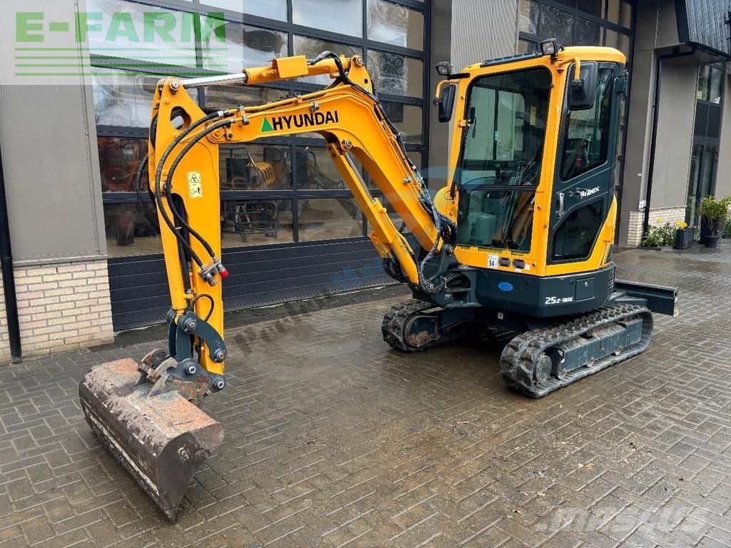 HYUNDAI robex 25 z-9 ak Mini excavator €20,750