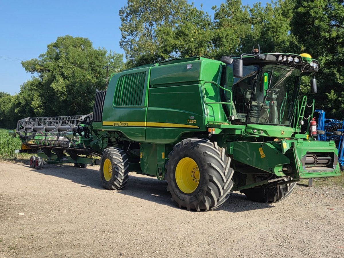 John Deere T 550 Combină de recoltat 102.000 EUR