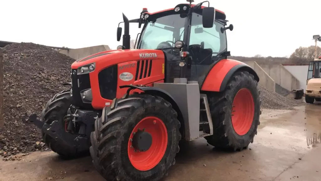 E-FARM: Kubota M7172 - Traktor - id KHSSN6C - 59.000 € - Baujahr: 2018 - Abgelesene Motorstunden: 2.400,Motorleistung (PS): 170,Frankreich