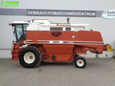 E-FARM: Laverda 3890a - Combine harvester - id LFBYKZT - €26,300 - Year of construction: 1991 - Engine hours: 3,815,Engine power (HP): 200,Germany