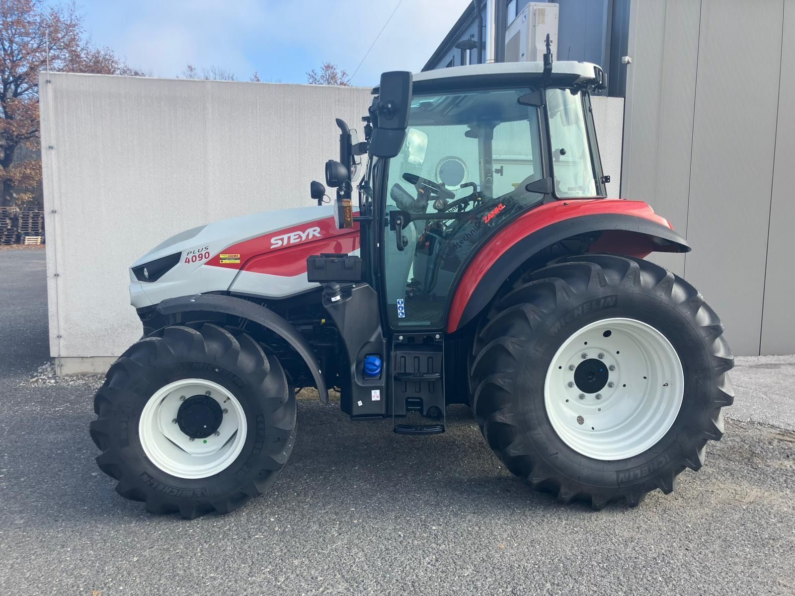 Steyr 4090 plus Трактор 61 584 €