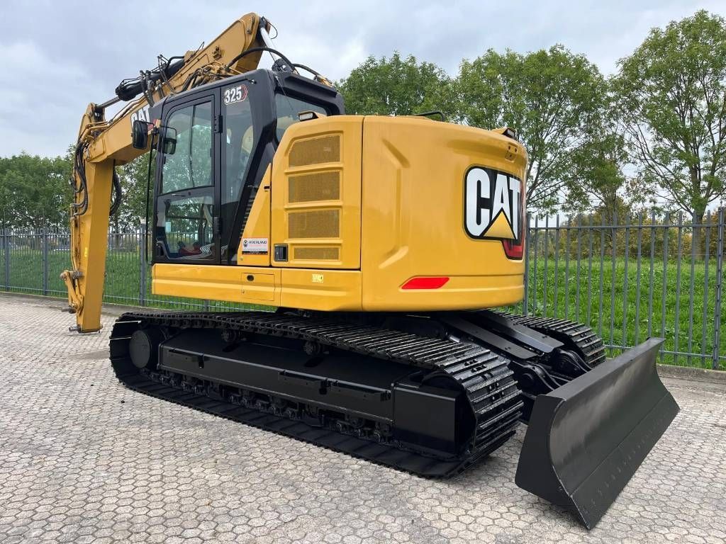 Caterpillar 325 with dozerblade 1085 hours ce epa made japan Excavadora de orugas 215.000 €