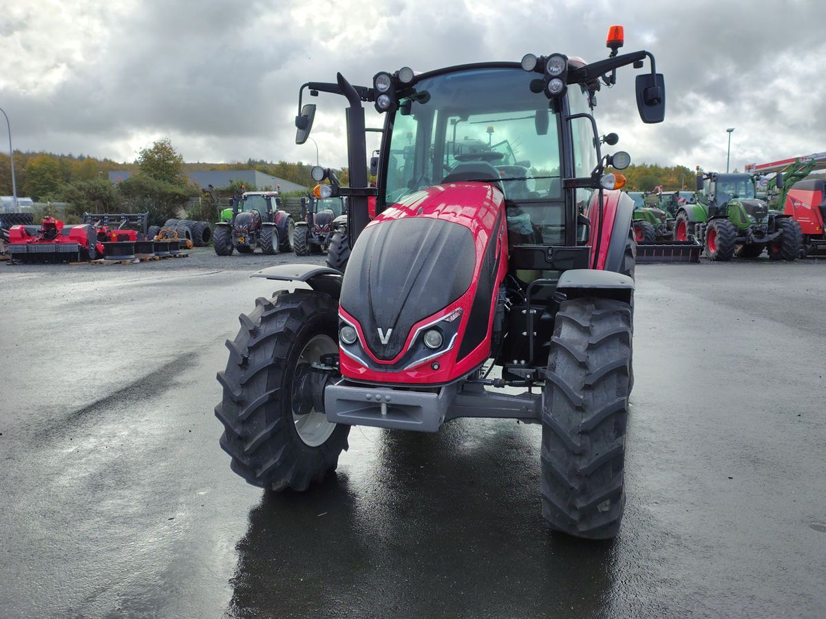 Valtra A 85 Tractor €53,500