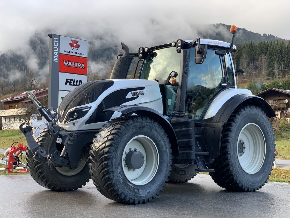 Valtra T 144 Direct tractor €95,834