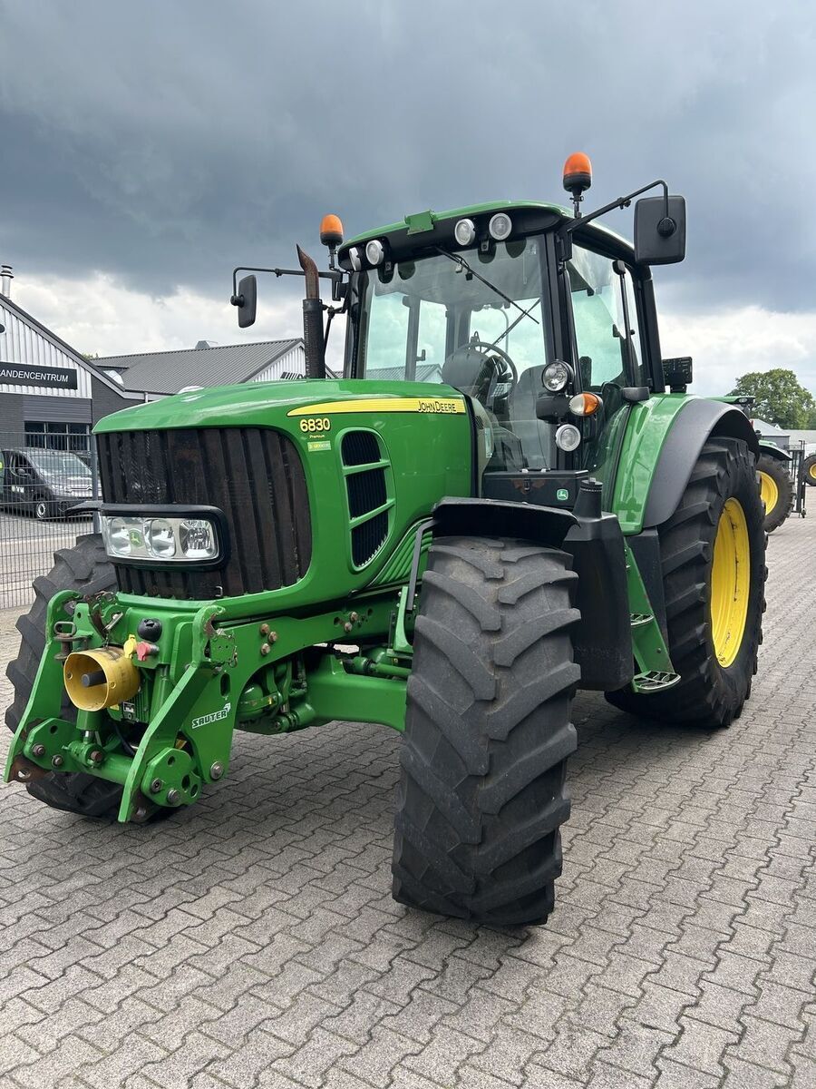 John Deere 6830 Premium Trattore