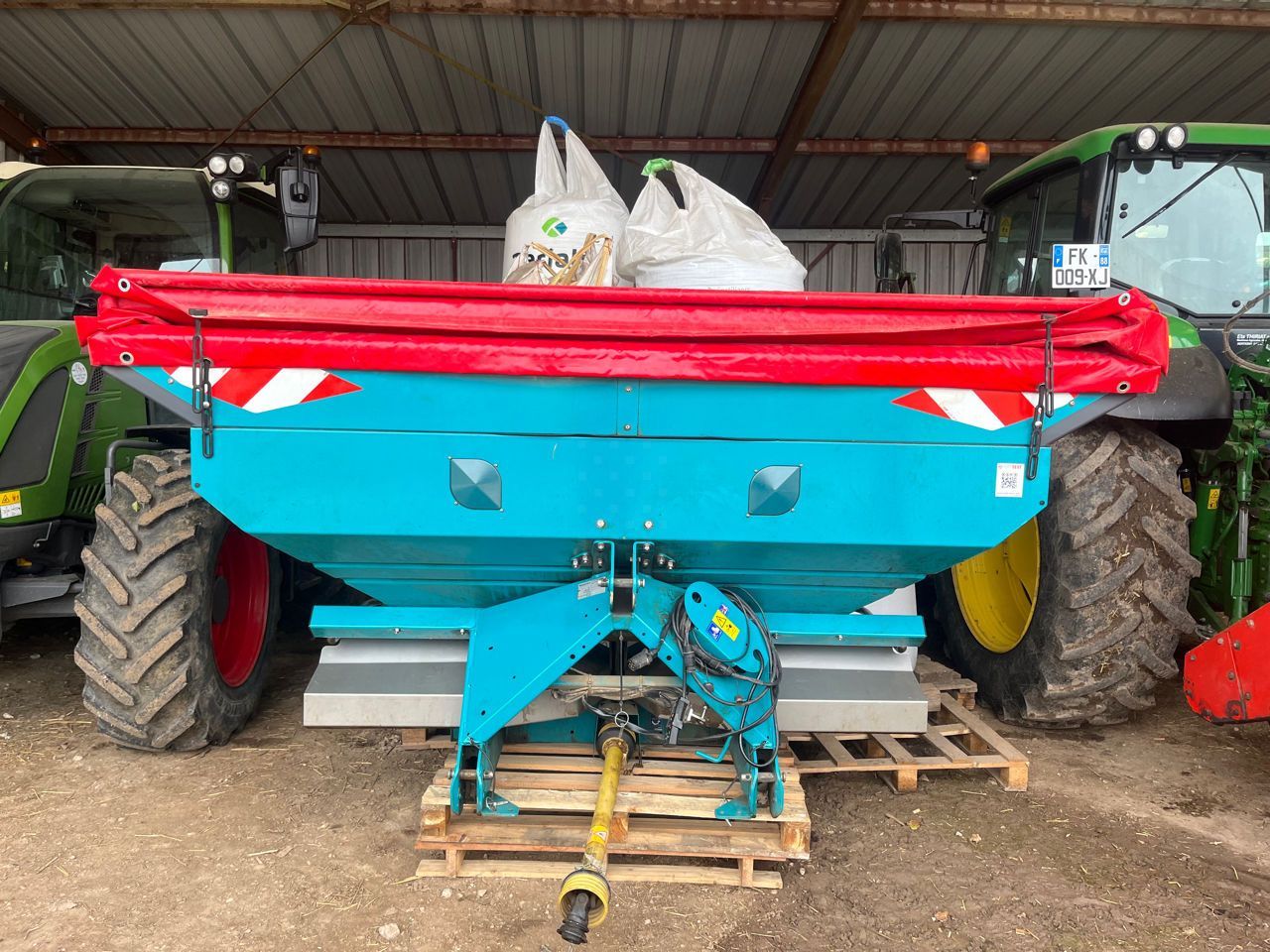 E-FARM: sulky dx 30 + - Fertiliser spreader - id TQ4ESAB - €10,000 - Year of construction: 2019 - France