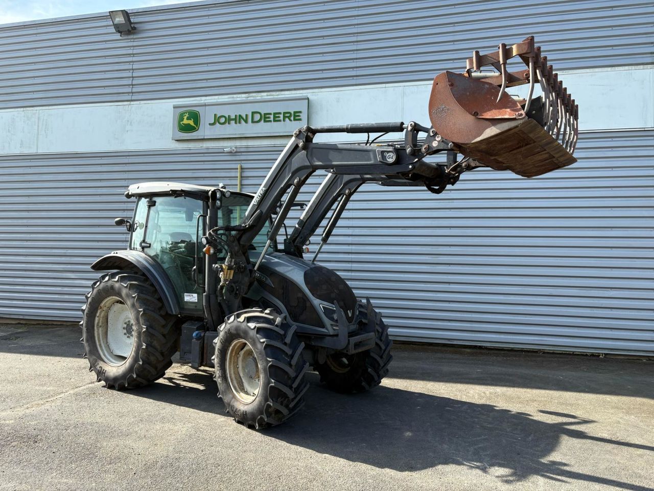 E-FARM: Valtra A104 - Traktor - id EUJIDIM - 50.000 € - Baujahr: 2020 - Abgelesene Motorstunden: 2.640,Motorleistung (PS): 100,Frankreich