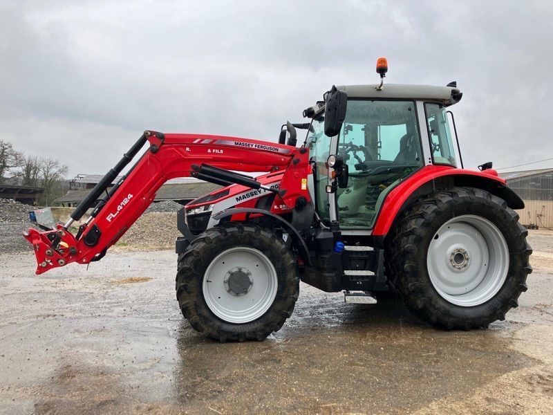 E-FARM: Massey Ferguson 5S.125 - Tractor - id Z5WHPRW - €61,000 - Year of construction: 2021 - Engine hours: 3,650,Engine power (HP): 125,France