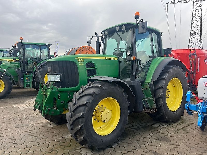 E-FARM: John Deere 6830 Premium - Traktor - id TFBSH8F - 39.750 € - Baujahr: 2007 - Abgelesene Motorstunden: 10.320,Motorleistung (PS): 145,Deutschland