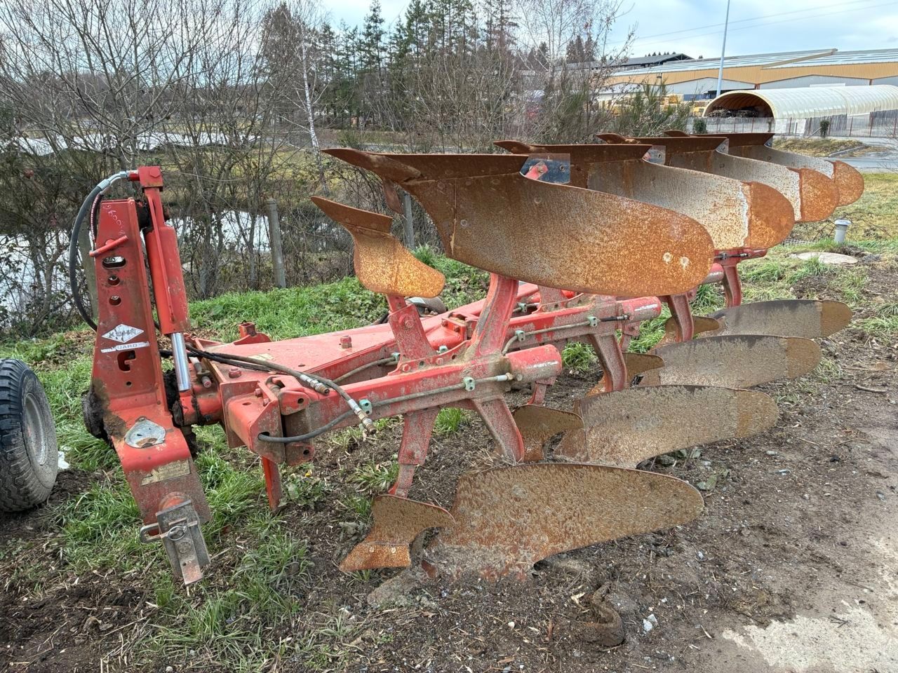 Kuhn master 100 Aratro 6000 €