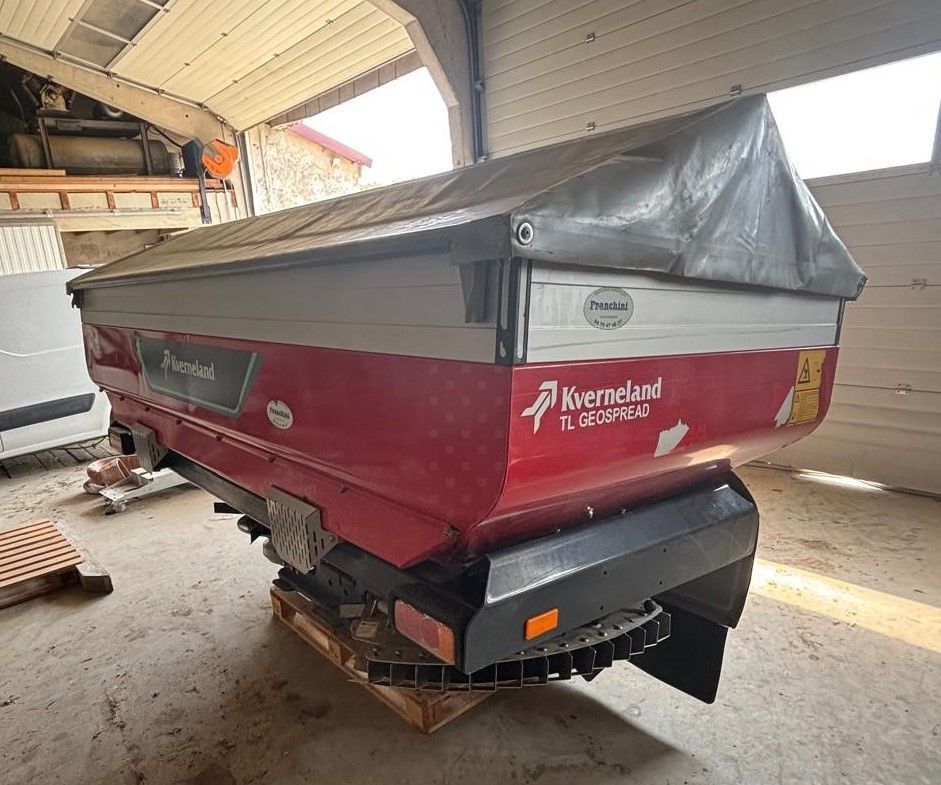 E-FARM: Kverneland exacta tl geo - Spandiconcime - id RZNDGAI - 12.000 € - Anno di costruzione: 2018 - Francia