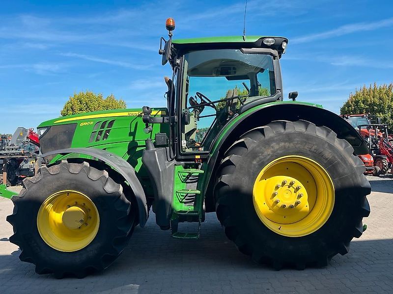 E-FARM: John Deere 6190 R - Traktor - id MDBMTAV - 71.281 € - Abgelesene Motorstunden: 8.004 - Motorleistung (PS): 188,Deutschland