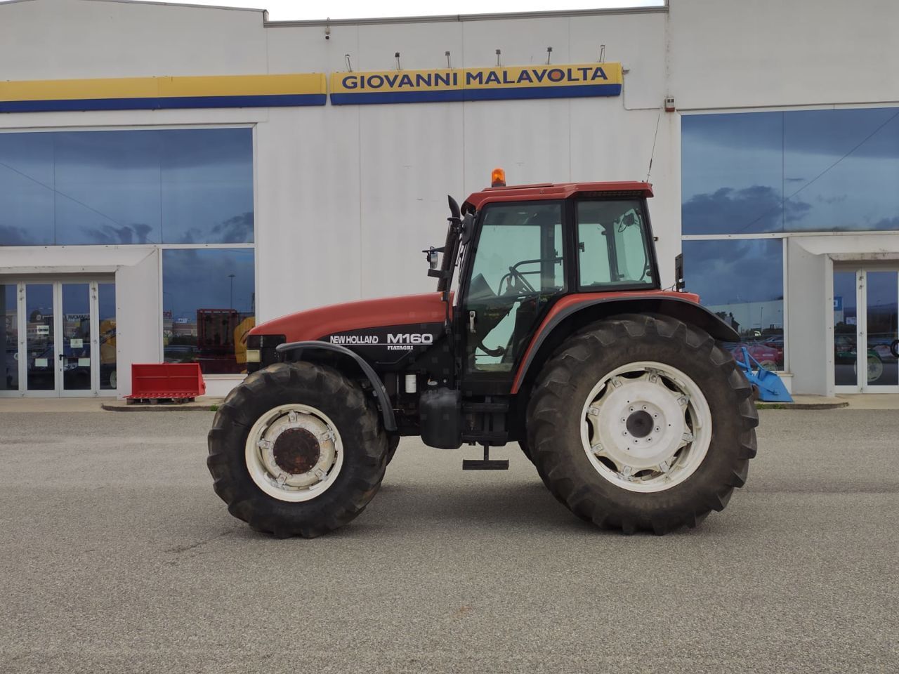 New Holland M 160 Traktor 23 000 €