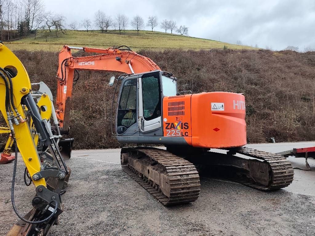 Hitachi zx 225 us lc-3 Crawler excavator €34,500