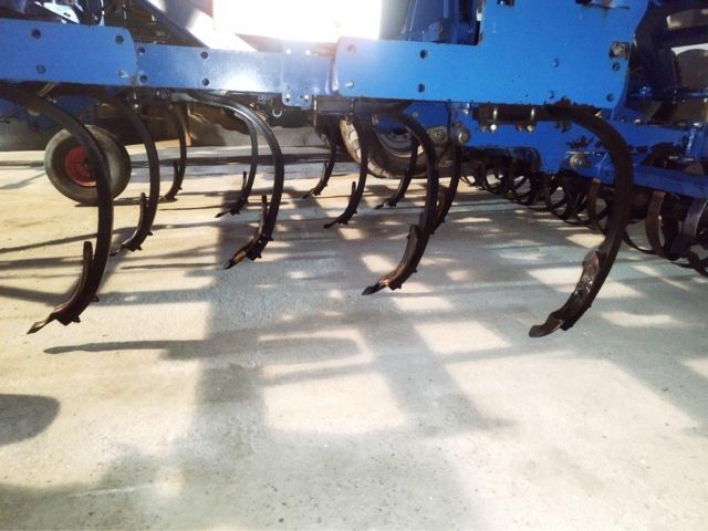 E-FARM: Carré dechaumeur a dents - Cultivateur - id SSINW3P - 10 000 € - Année: 2000 - France