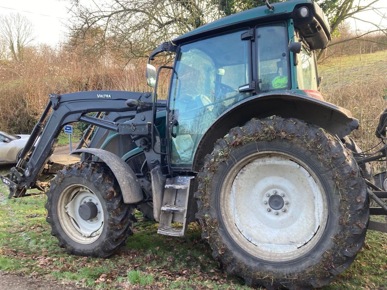 E-FARM: Valtra A114 - Trattore - id PU93LUF - 43.000 € - Anno di costruzione: 2019 - Ore: 4.500,Potenza del motore: 115,Francia