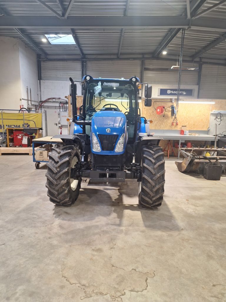 New Holland T5.90S Tractor