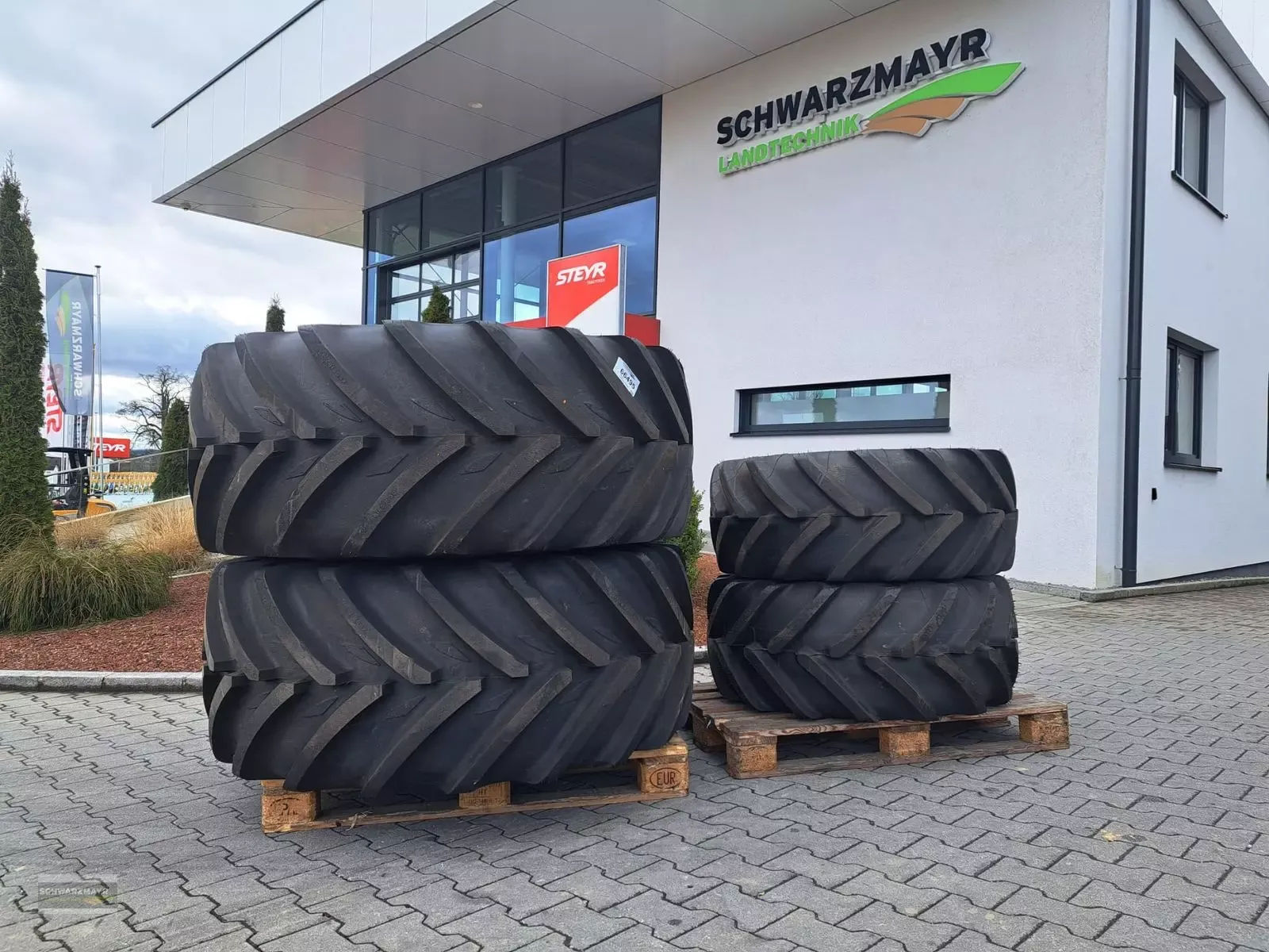 E-FARM: MICHELIN 600/60r30+440/65r20 - Wheel and track - id NPPENIP - €6,583 - Austria