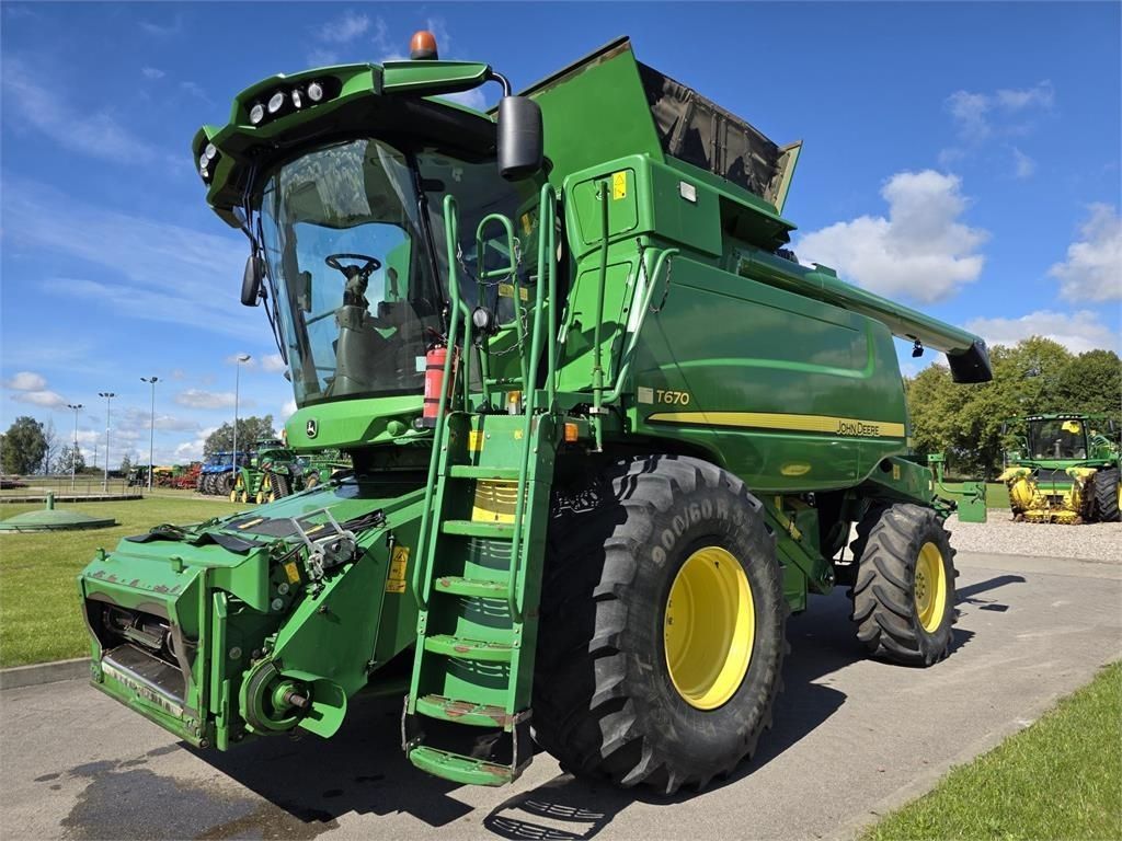 John Deere T670 Combine harvester €115,000
