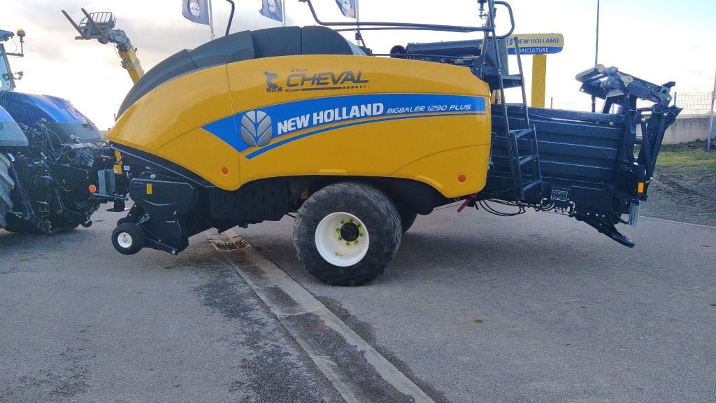 E-FARM: New Holland BB 1290 Plus - Presă de balotat - id GMPNNBR - 128.000 EUR - Anul: 2017 - Numărul total de baloți produși: 1.800,Franța