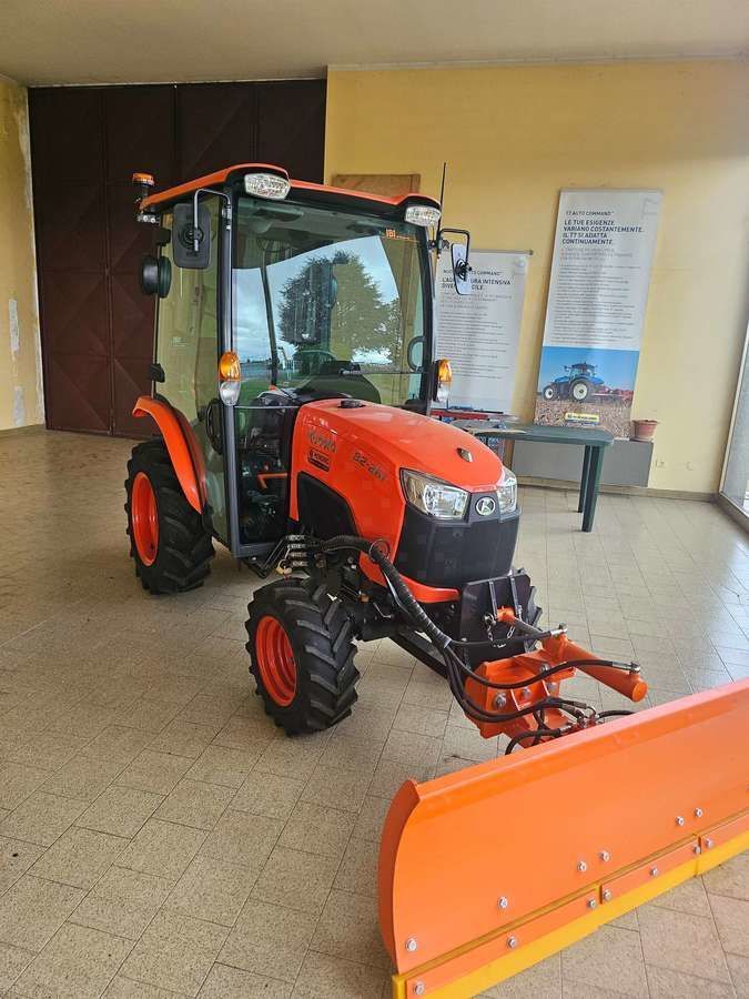 E-FARM: Kubota b2-261 - Tracteur - id KRDAWPJ - Année: 2024 - Lecture du nombre d'heure: 20,Puissance du moteur (chevaux): 25,Italie