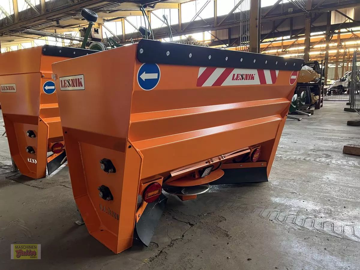 E-FARM: LESNIK pr18 selbstlade-tellerstreuer 1000liter - Municipal equipment - id HMPKE1D - €12,158 - Year of construction: 2024 - Austria