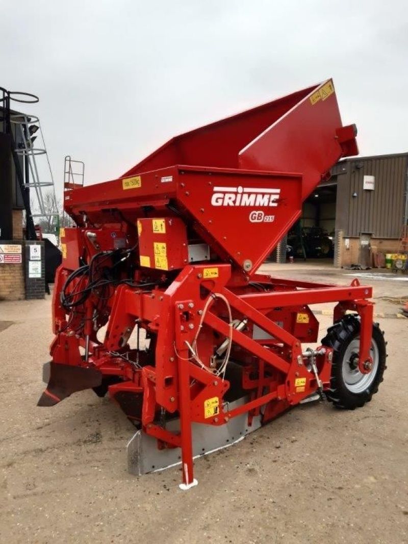 E-FARM: Grimme gb215 - Potato harvester - id DQ4VUYV - €17,139 - Year of construction: 2012 - United Kingdom