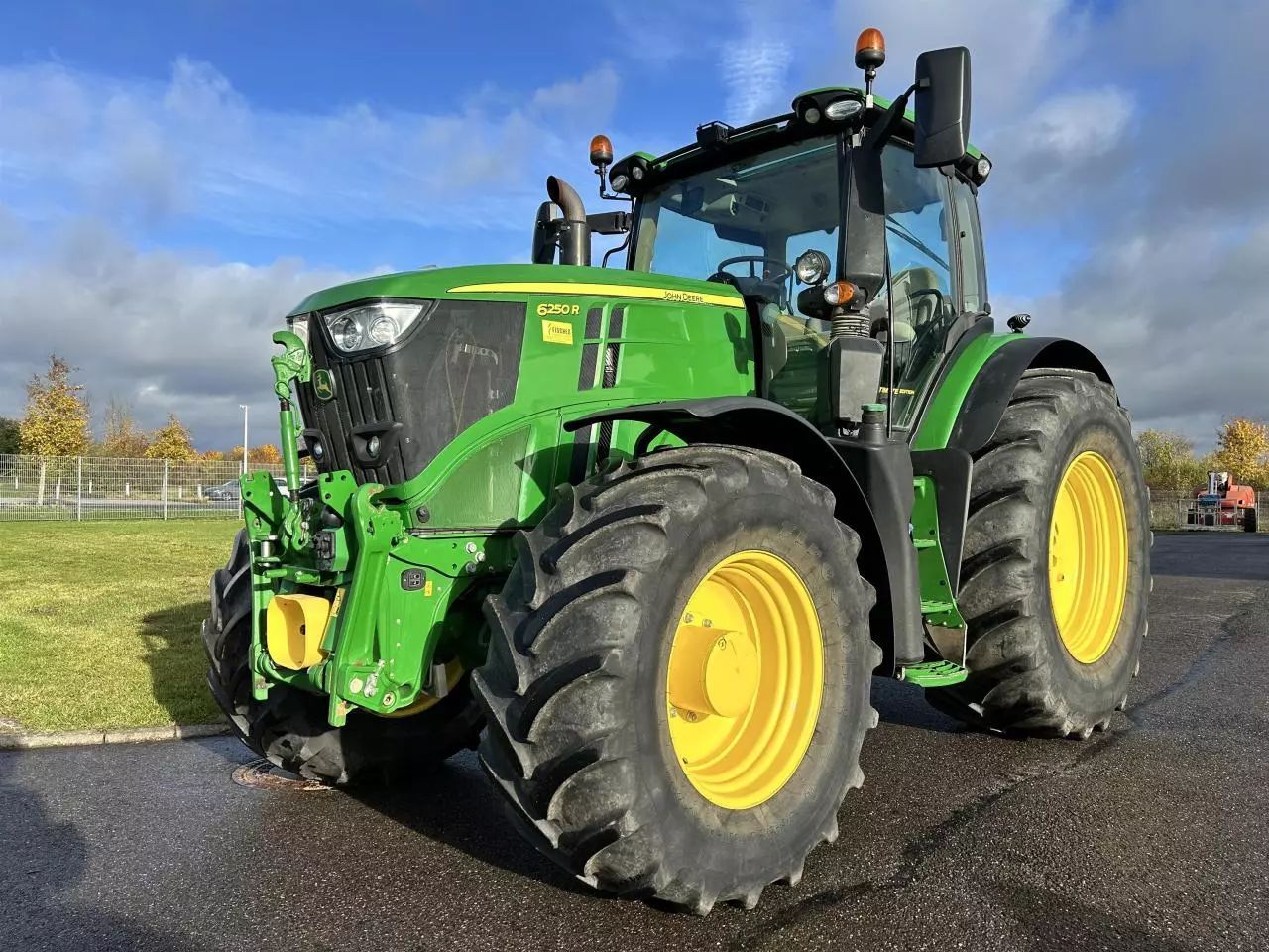 John Deere 6250 R Traktor 144.800 €