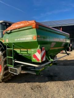 E-FARM: Amazone zam ultra profis hydro - Fertiliser spreader - id TJCHABA - €9,000 - Year of construction: 2008 - France
