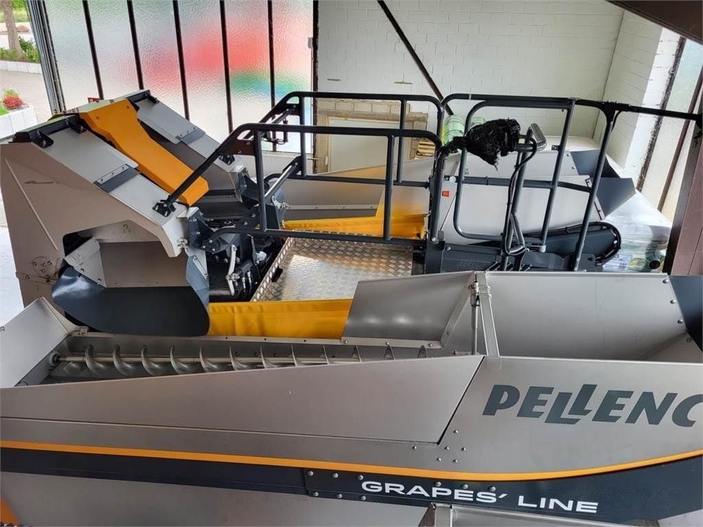 E-FARM: Pellenc grapes' line 60 - Grape harvester - id QM8IAXD