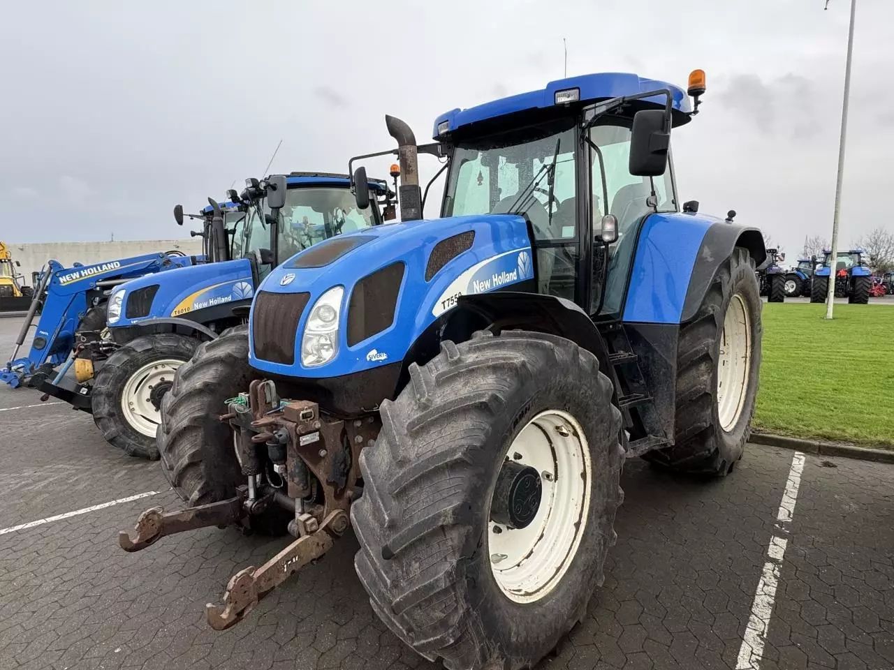 New Holland T 7550 Traktor 40 131 €