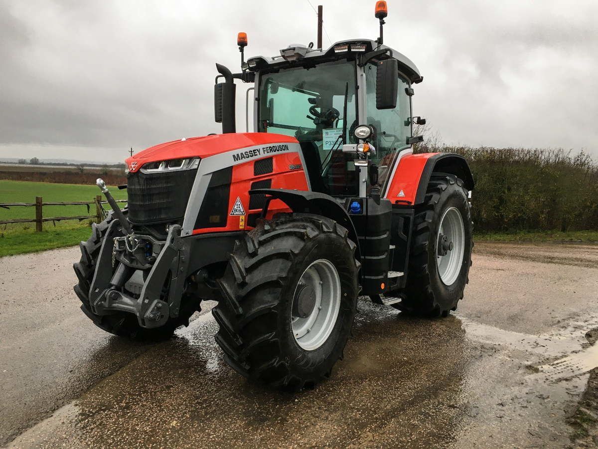 E-FARM: Massey Ferguson 8S.225 - Traktor - id SY3CAWB - Rok produkcji: 2023 - Zjednoczone Królestwo